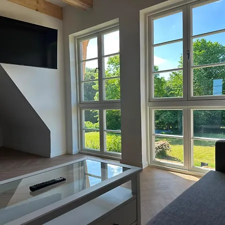 Reetdachhaus Der Familie Sommer Scheggerott